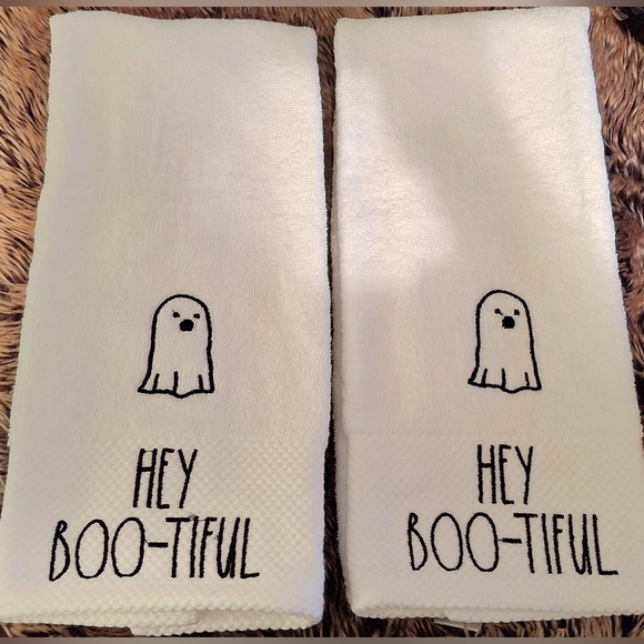 Rae Dunn Hey Bootiful Ghost Hand Towels - Picture 1 of 7
